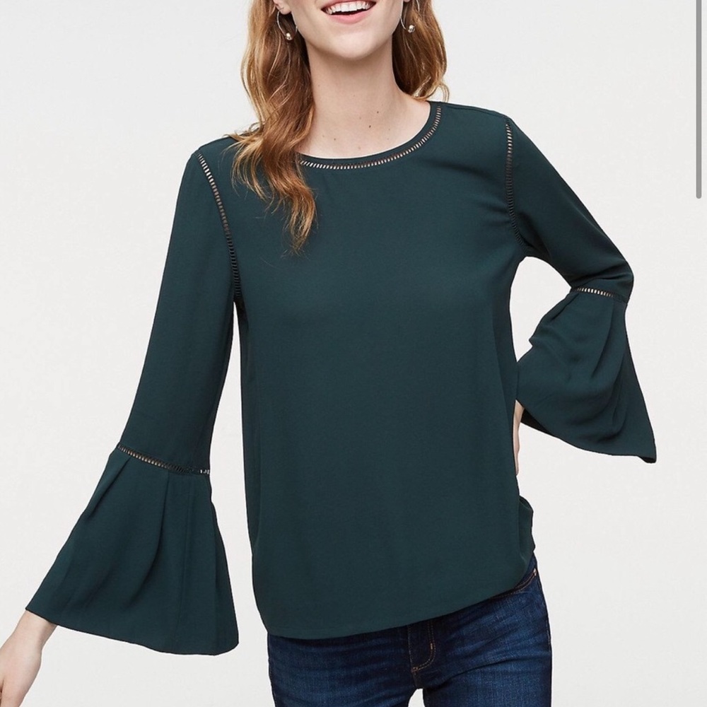 ✌️ Loft Green Bell Sleeve Blouse NWT